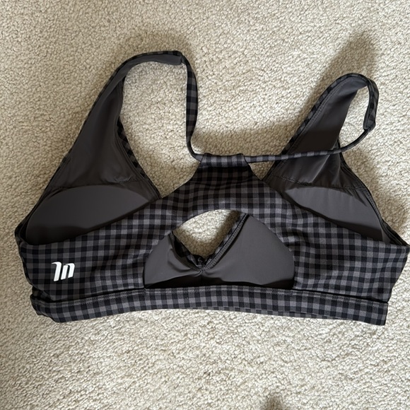 Like New Black & grey MuscleNation bra, matching shorts available too - Picture 2 of 3